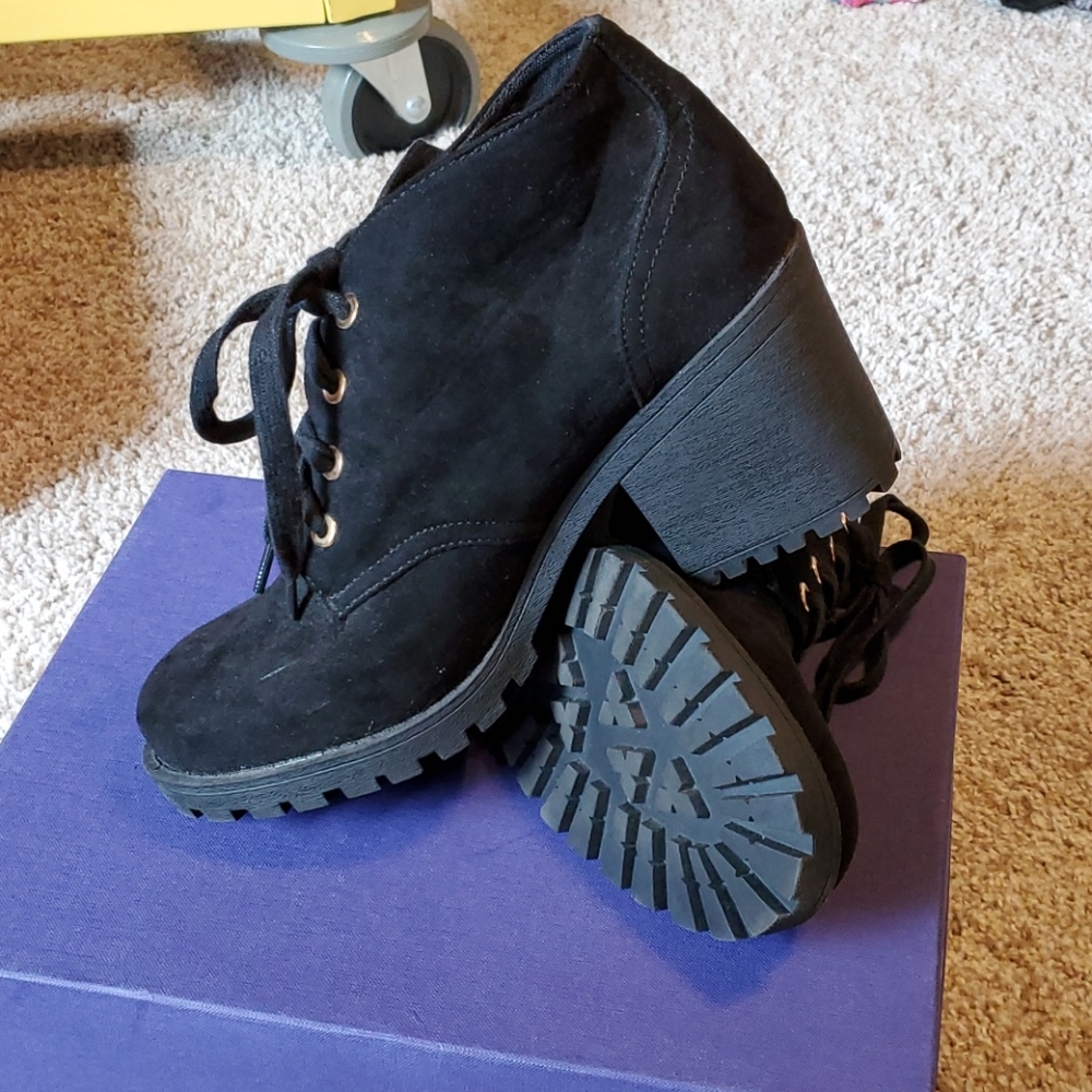 London Rebel Suede Hiking Boots